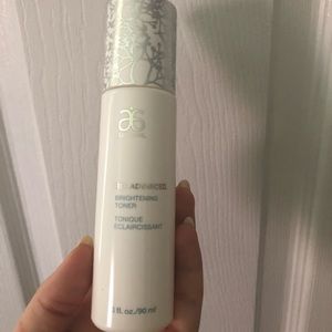 Arbonne re9 brightening toner